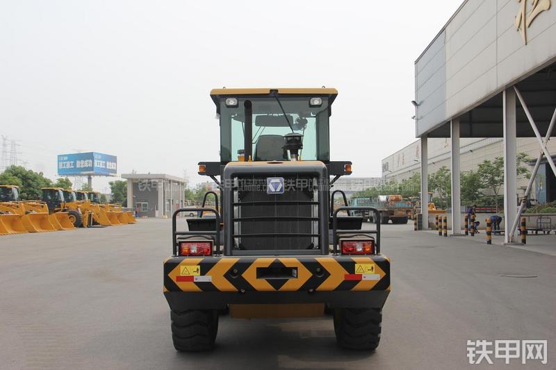 徐工LW300FN装载机整机外观