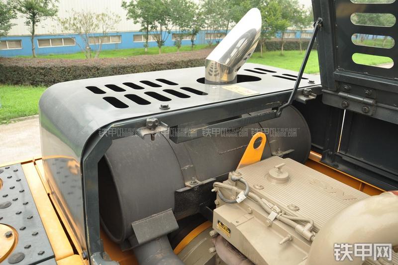 现代R385LC-9T挖掘机局部