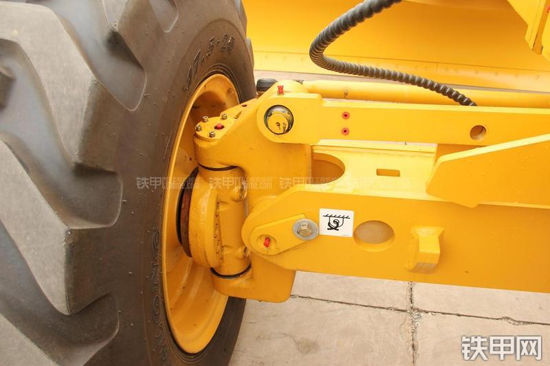 山东临工LG9190平地机局部