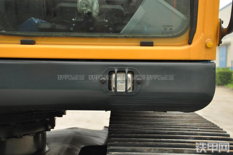 现代R385LC-9T挖掘机局部