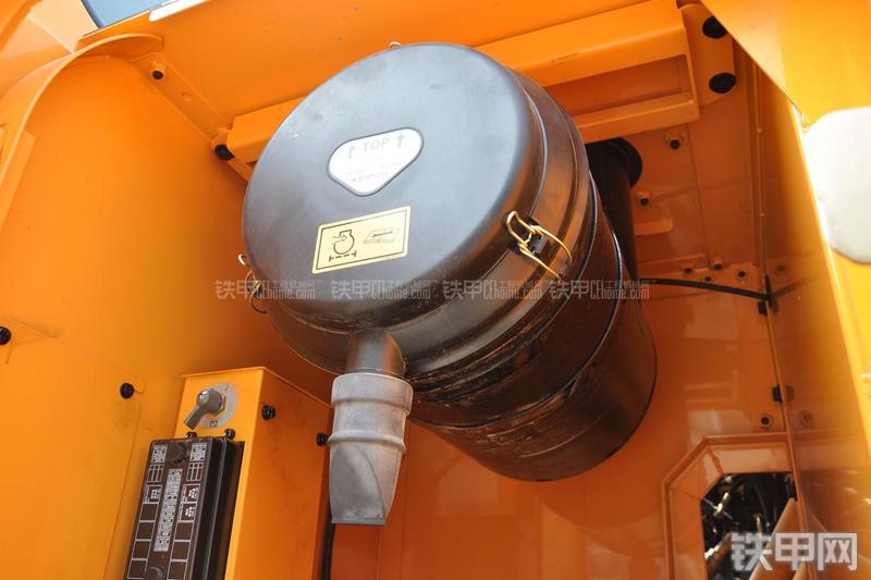 现代R305LC-9T挖掘机局部