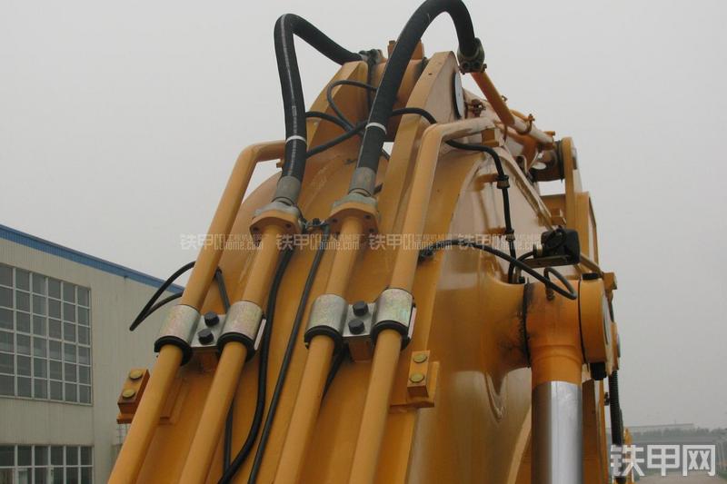 现代R485LC-9T挖掘机局部