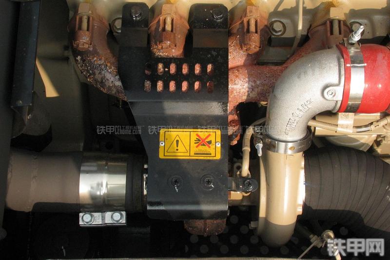 现代R335LC-9T挖掘机局部