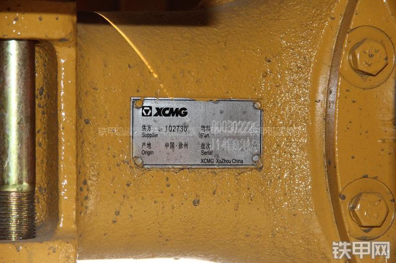 徐工LW300FN装载机局部