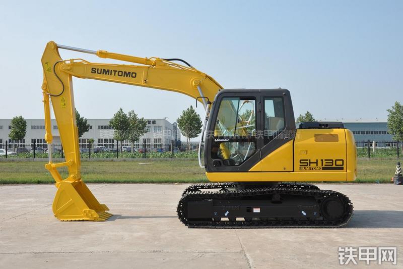 住友SH130-5挖掘机整机外观