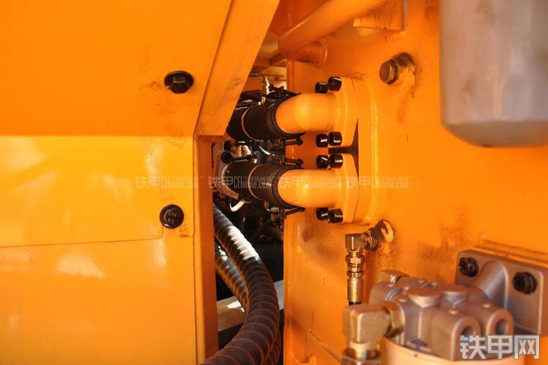 现代R305LC-9T挖掘机局部