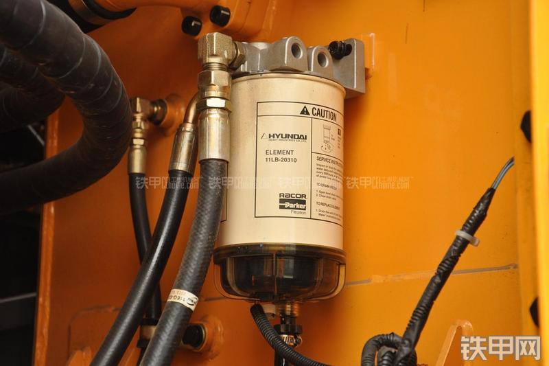 现代R385LC-9T挖掘机局部