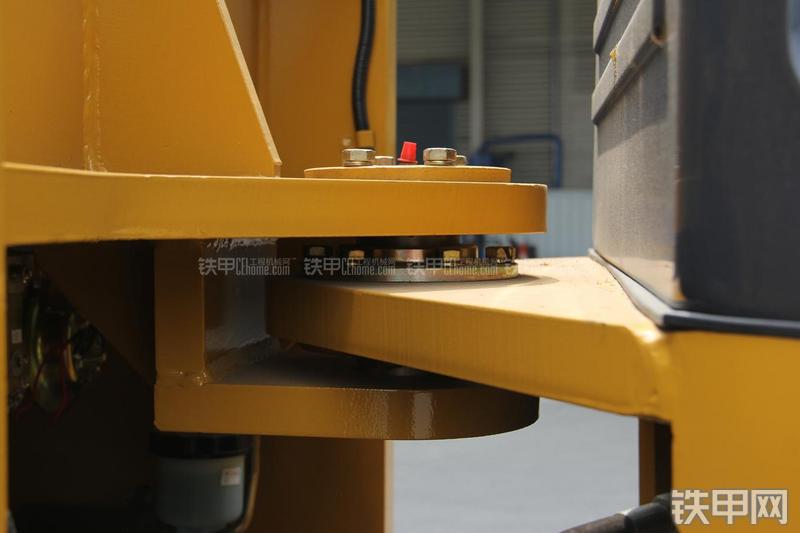 徐工LW300FN装载机局部