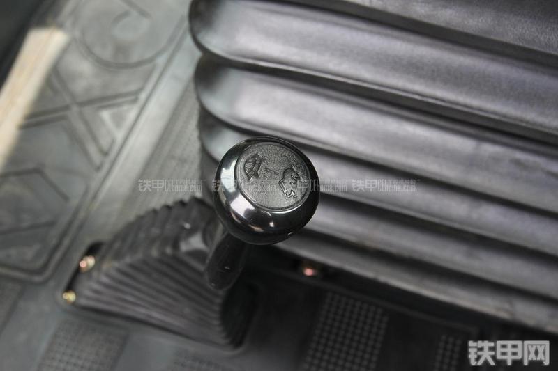 徐工LW300FN装载机局部