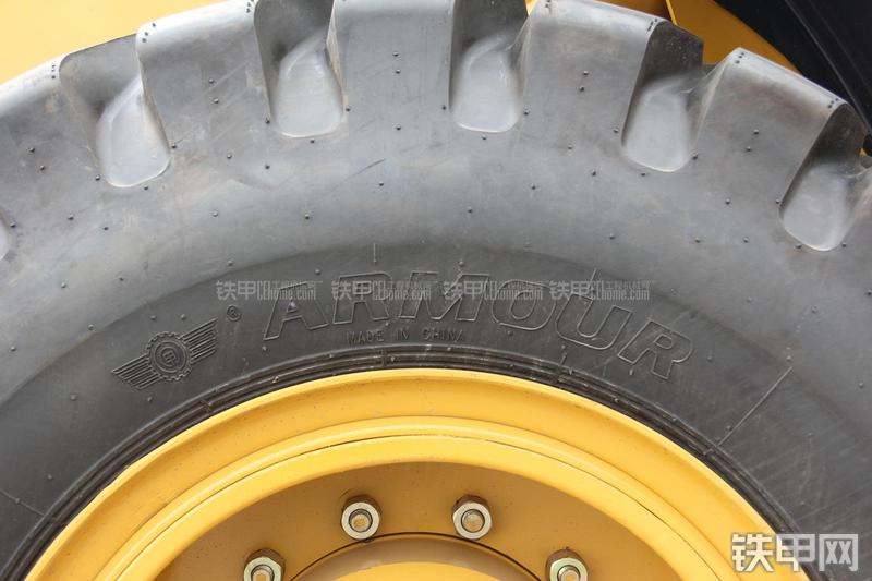 徐工LW300FN装载机局部