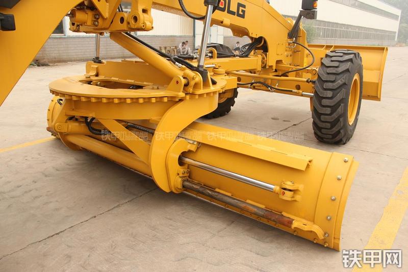 山东临工LG9190平地机局部