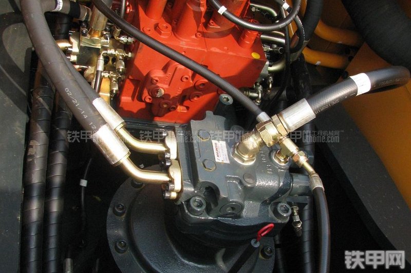 现代R335LC-9T挖掘机局部