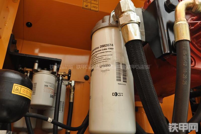 现代R385LC-9T挖掘机局部