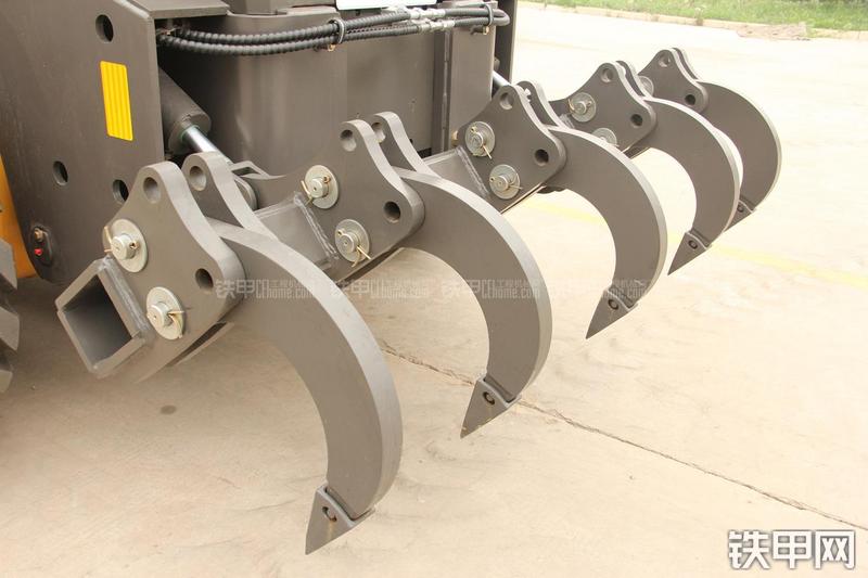 山东临工LG9190平地机局部