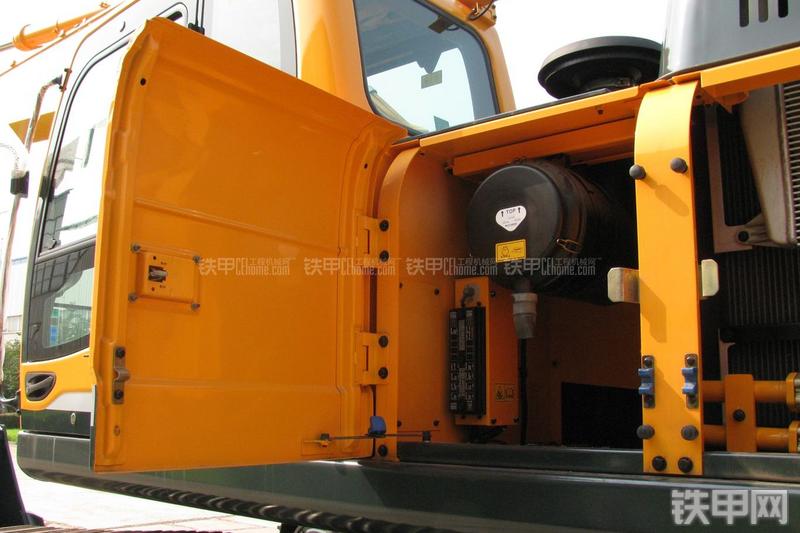 现代R335LC-9T挖掘机局部