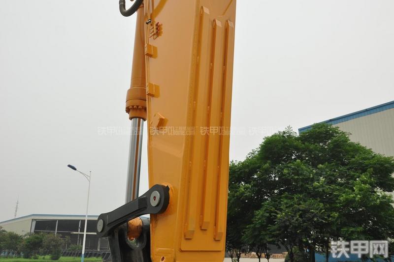 现代R385LC-9T挖掘机局部