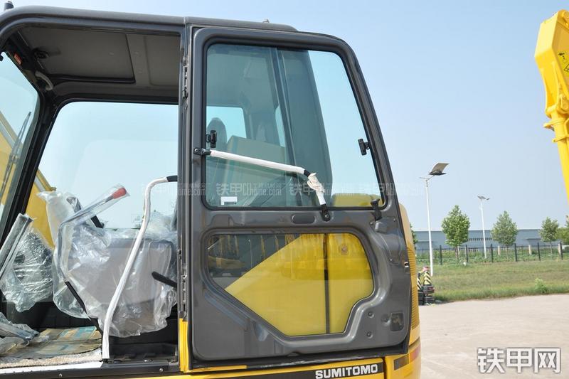 住友 SH80-6挖掘机局部