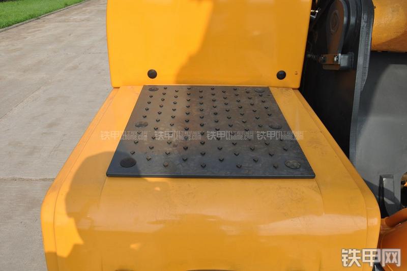 现代R305LC-9T挖掘机局部