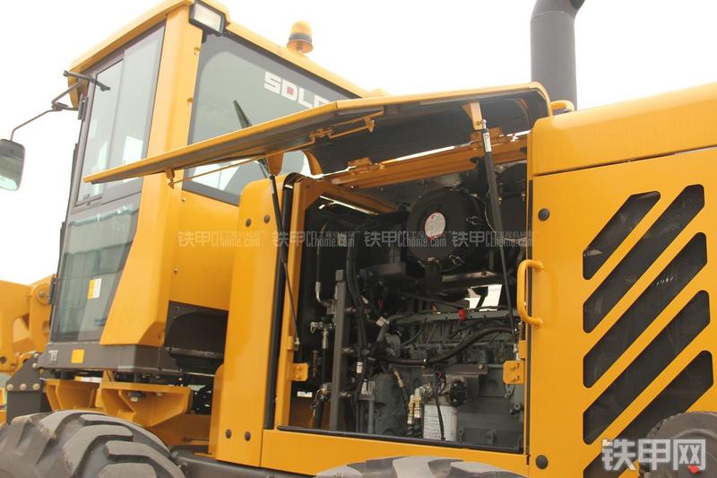 山东临工LG9190平地机局部