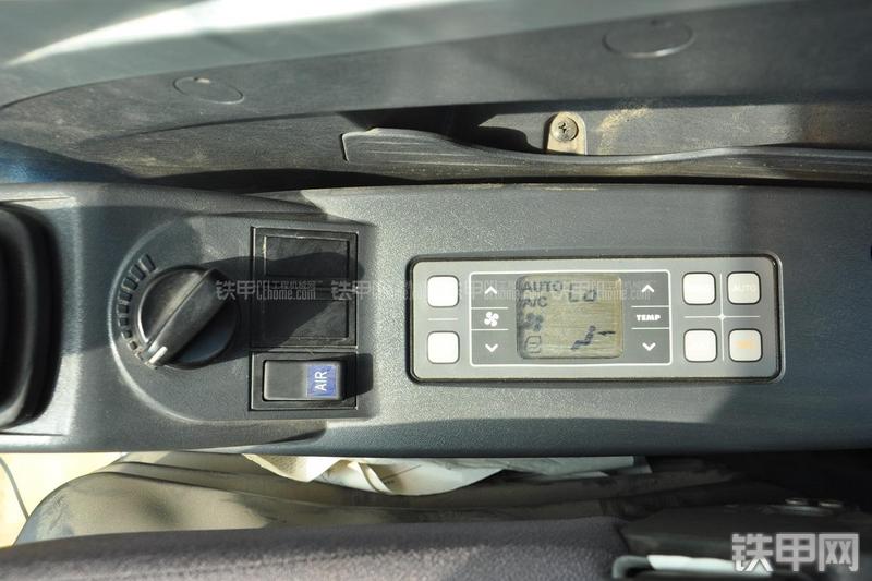 现代R335LC-9T挖掘机局部