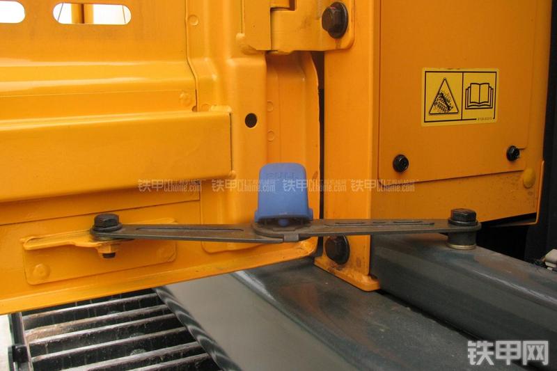 现代R485LC-9T挖掘机局部