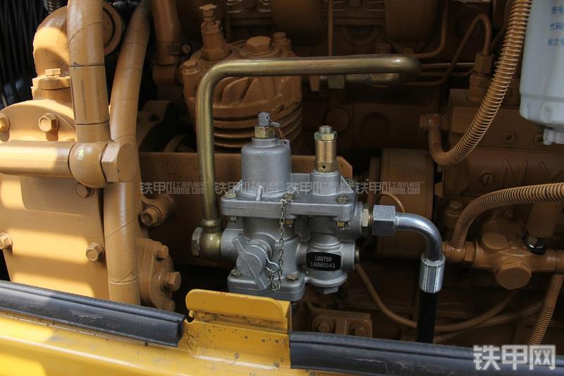 徐工LW300FN装载机局部