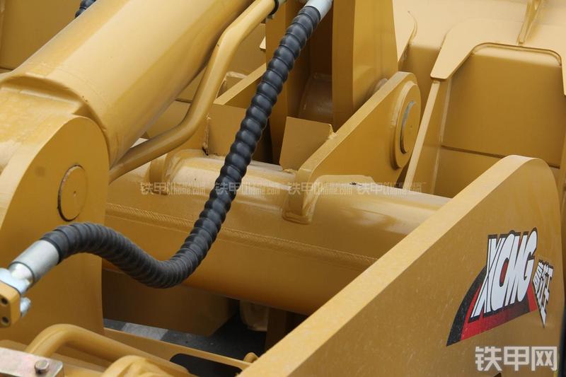 徐工LW500FN装载机局部