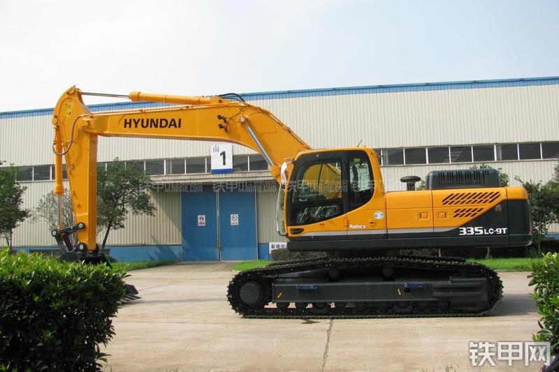 现代R335LC-9T挖掘机整机外观
