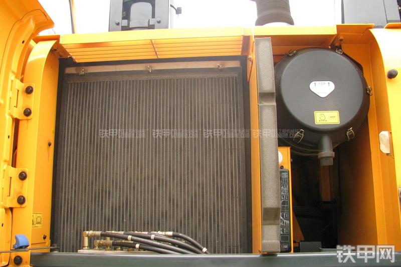 现代R485LC-9T挖掘机局部