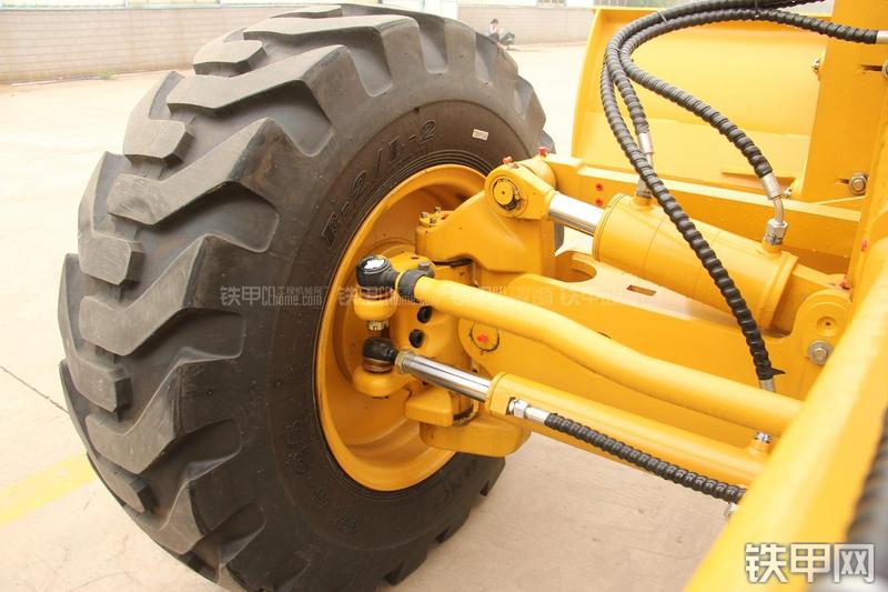 山东临工LG9190平地机局部