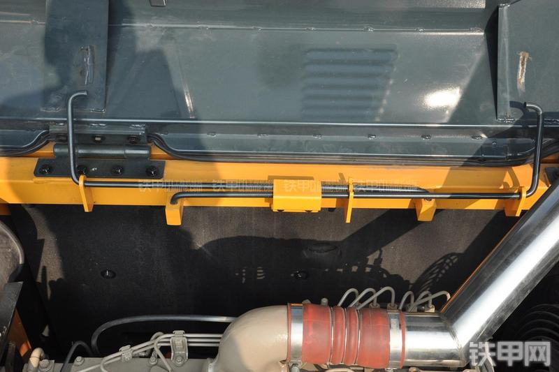 现代R305LC-9T挖掘机局部