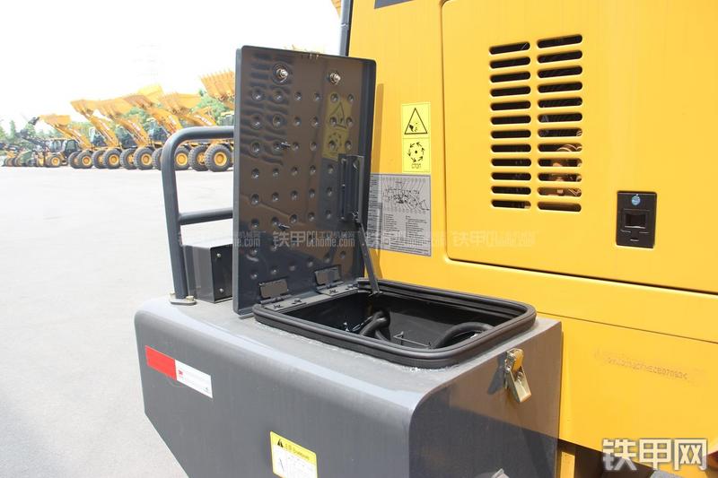 徐工LW300FN装载机局部