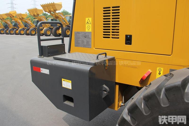 徐工LW300FN装载机局部