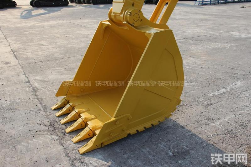 住友SH220LC-5挖掘机局部