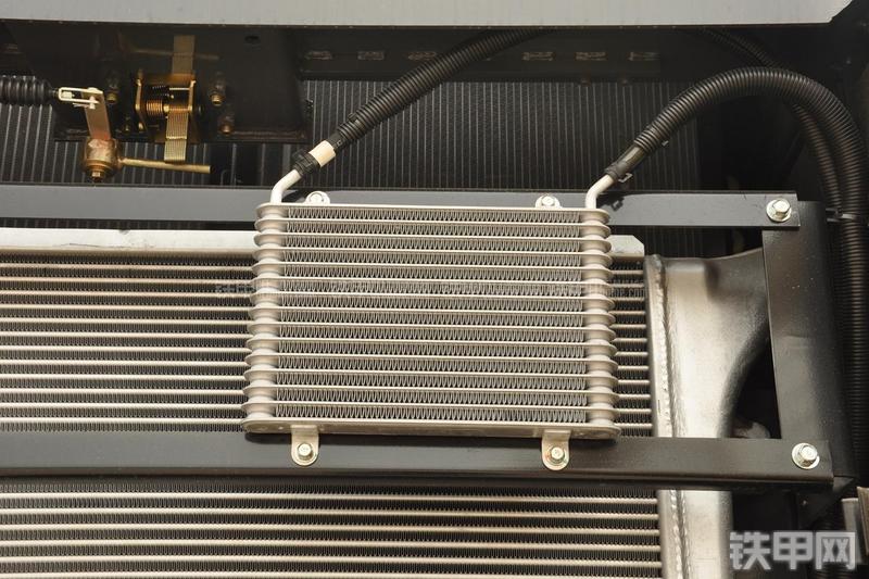 住友SH360HD-5挖掘机局部