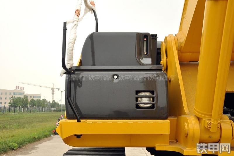 住友SH360HD-5挖掘机局部