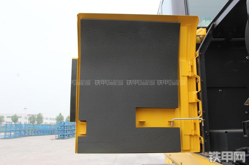 住友SH380-5挖掘机局部