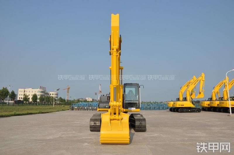 住友SH240-5挖掘机整机外观