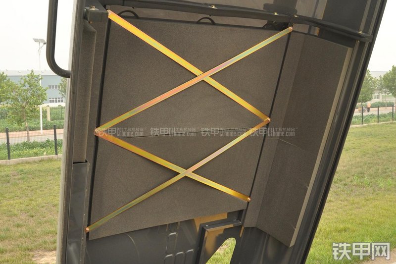 住友SH380-5挖掘机局部