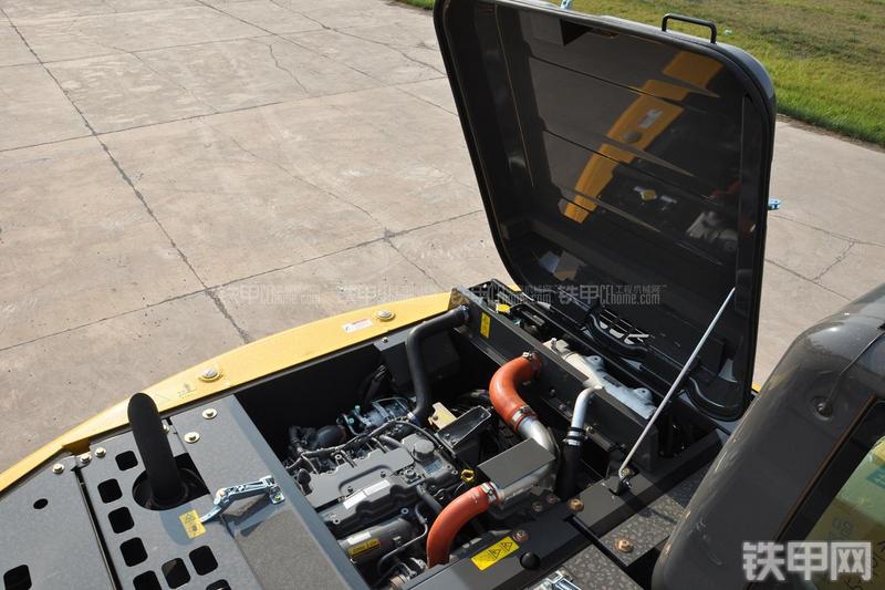 住友SH130-5挖掘机局部