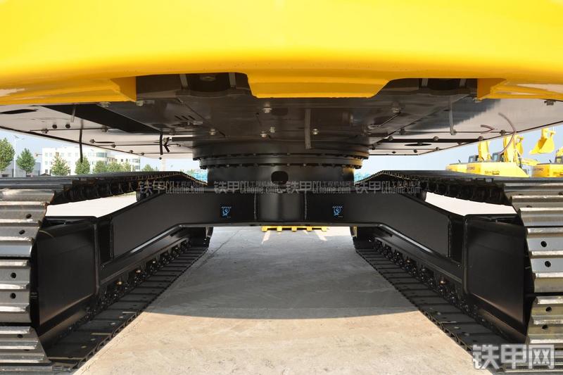 住友SH130-5挖掘机局部