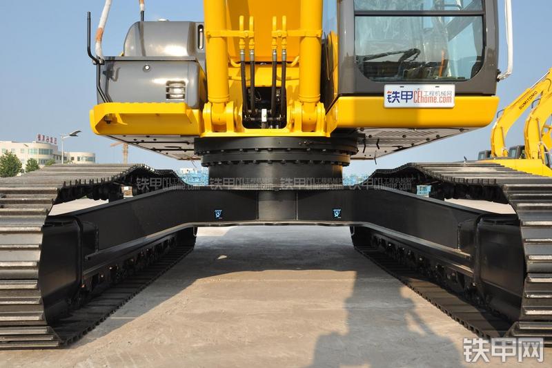 住友SH240-5挖掘机局部