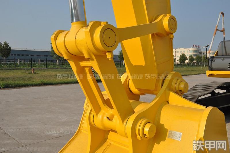 住友SH240-5挖掘机局部