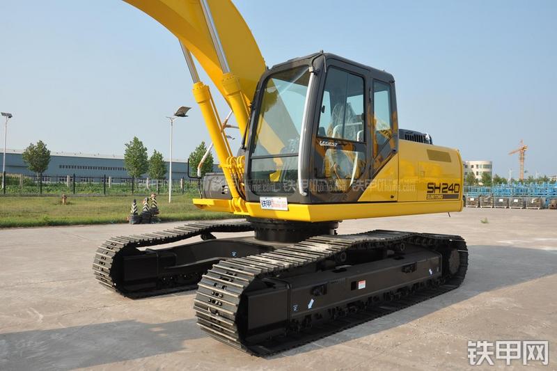 住友SH240-5挖掘机局部