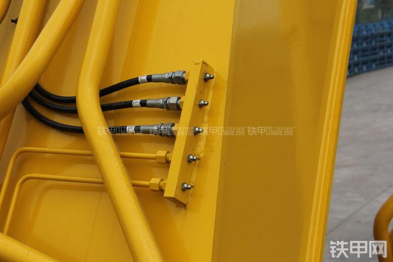 住友SH380-5挖掘机局部