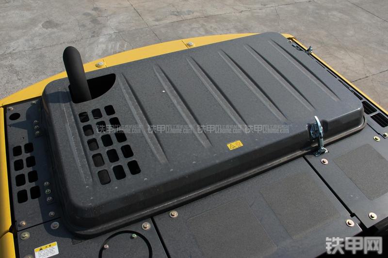 住友SH240-5挖掘机局部