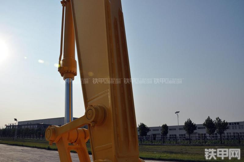 住友SH240-5挖掘机局部