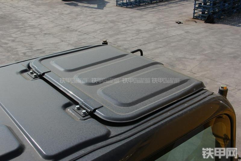 住友SH220LC-5挖掘机局部