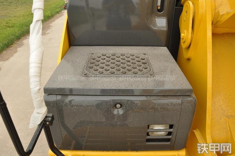 住友SH360HD-5挖掘机局部