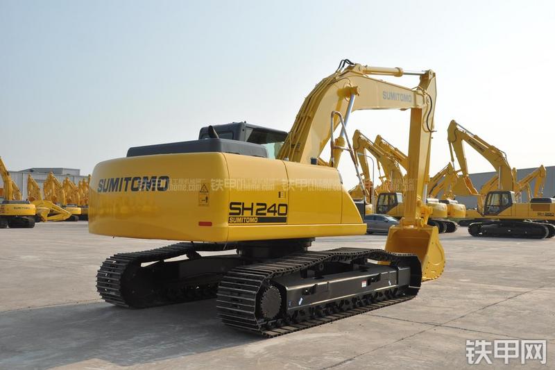 住友SH240-5挖掘机整机外观